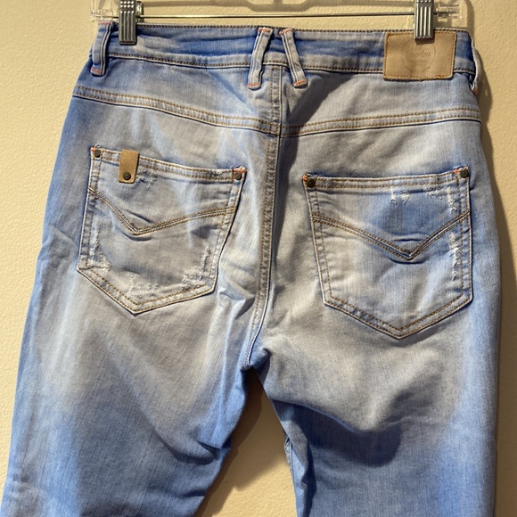 88 jeans capri Women’s ripped pants, size 24 - Picture 8 of 10